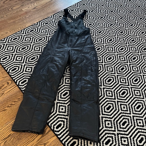 Real Leather Snow Costume - Picture 7 of 16